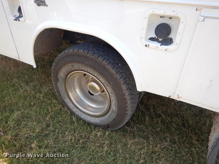 image for item EK9588 1997 Ford F450 Super Duty service truck with crane