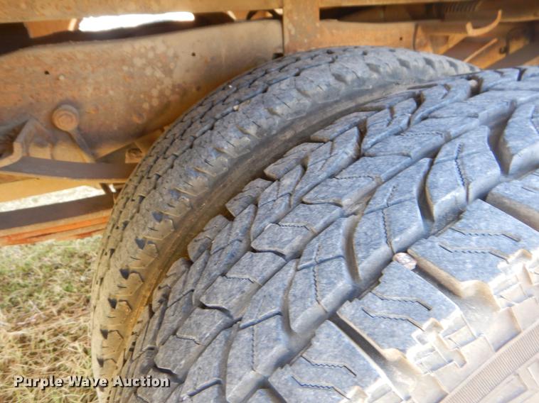 image for item EK9588 1997 Ford F450 Super Duty service truck with crane