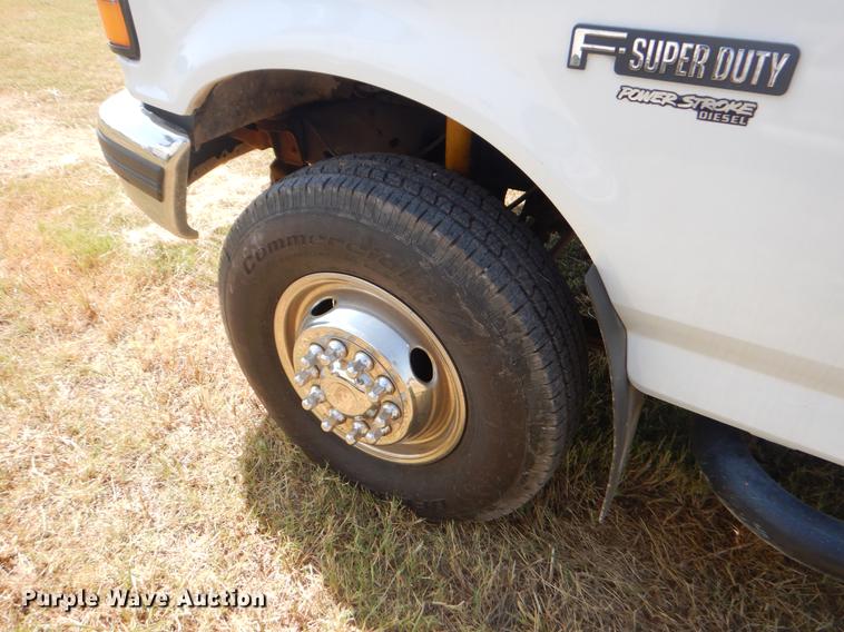 image for item EK9588 1997 Ford F450 Super Duty service truck with crane