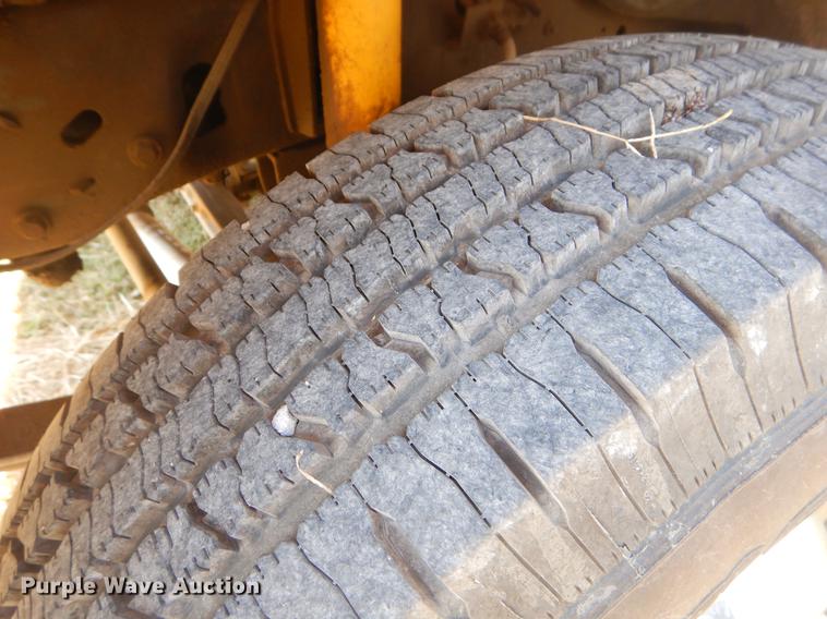 image for item EK9588 1997 Ford F450 Super Duty service truck with crane