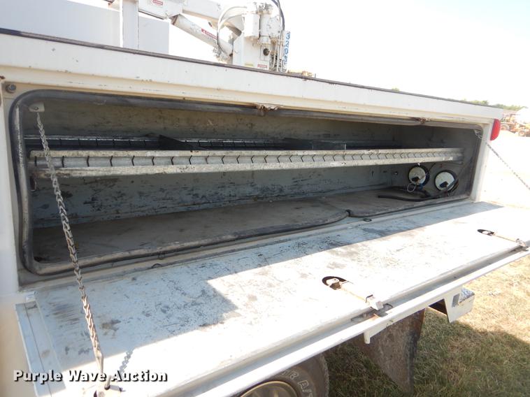 image for item EK9588 1997 Ford F450 Super Duty service truck with crane