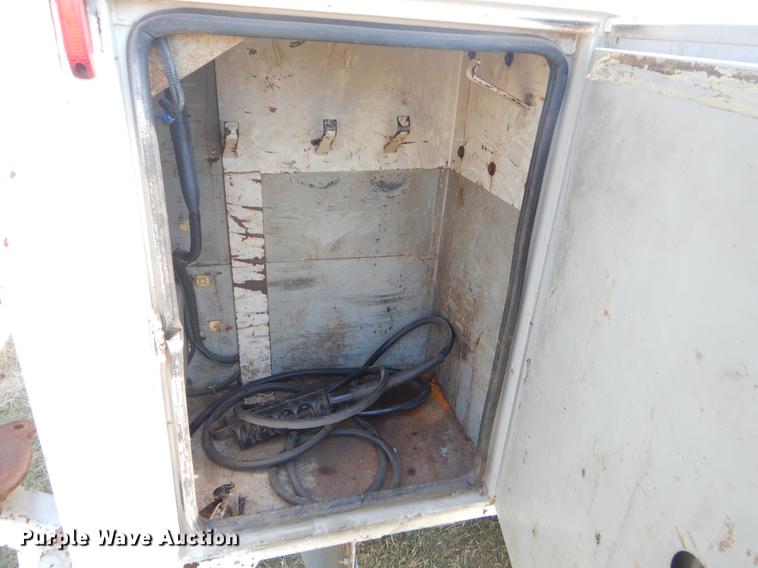 image for item EK9588 1997 Ford F450 Super Duty service truck with crane