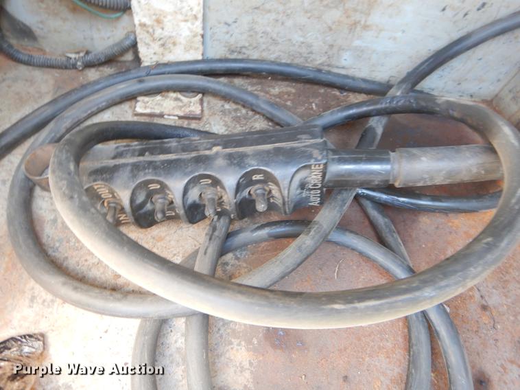 image for item EK9588 1997 Ford F450 Super Duty service truck with crane