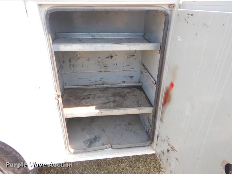 image for item EK9588 1997 Ford F450 Super Duty service truck with crane