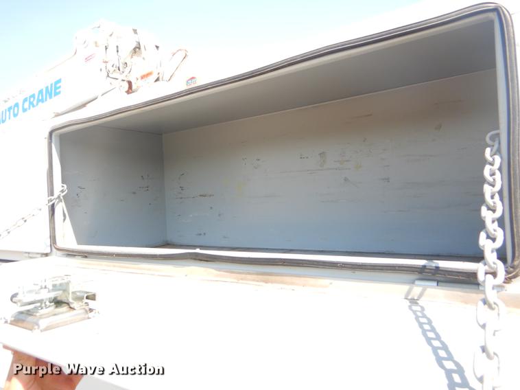 image for item EK9588 1997 Ford F450 Super Duty service truck with crane