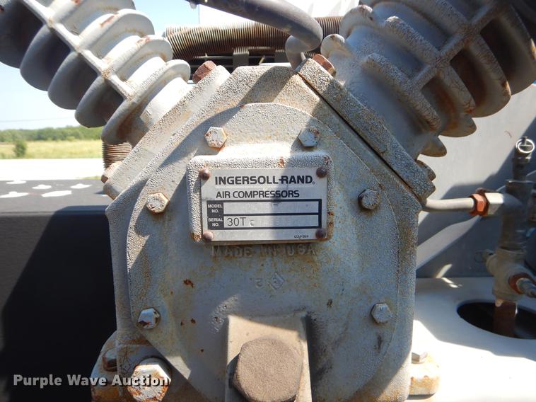 image for item EK9588 1997 Ford F450 Super Duty service truck with crane