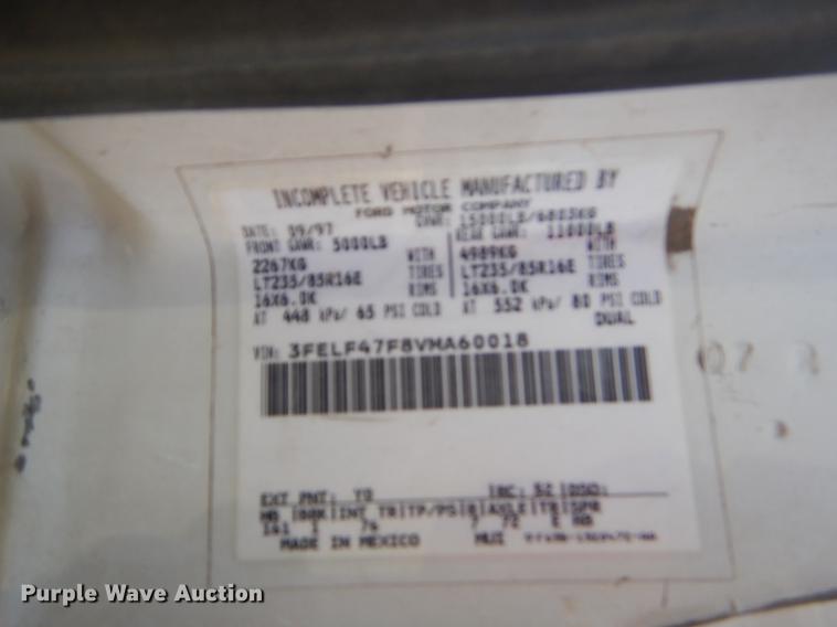 image for item EK9588 1997 Ford F450 Super Duty service truck with crane