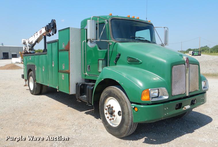 image for item EK9589 2007 Kenworth T300 service truck with crane