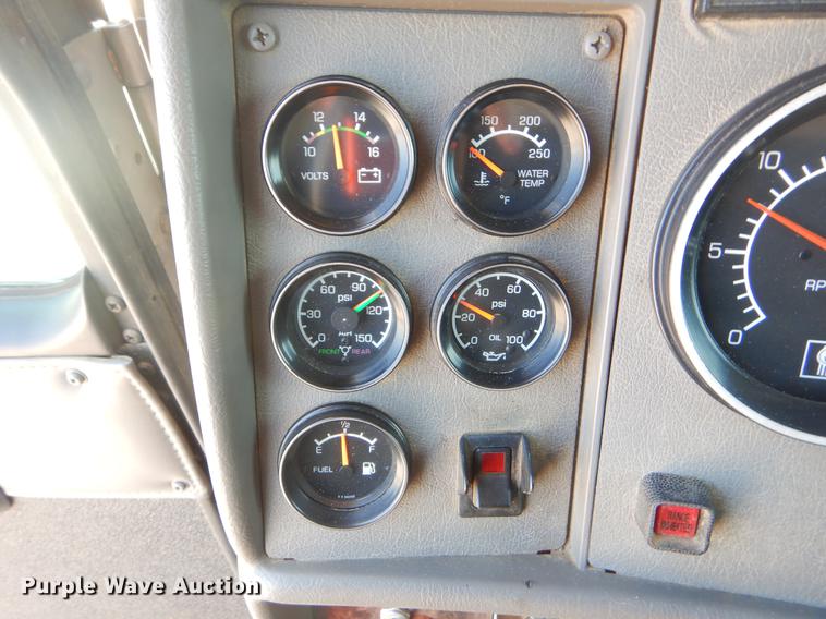 image for item EK9589 2007 Kenworth T300 service truck with crane