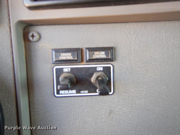 image for item EK9589 2007 Kenworth T300 service truck with crane