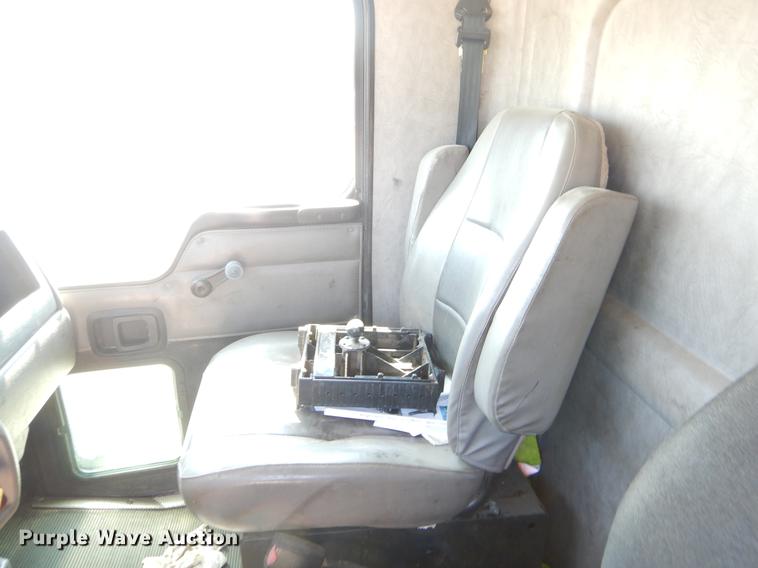 image for item EK9589 2007 Kenworth T300 service truck with crane