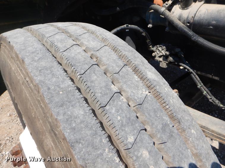 image for item EK9589 2007 Kenworth T300 service truck with crane