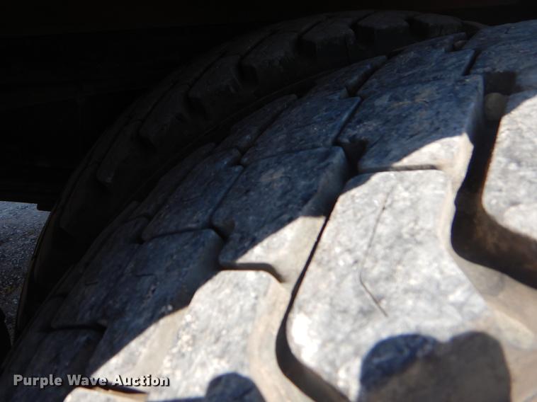 image for item EK9589 2007 Kenworth T300 service truck with crane