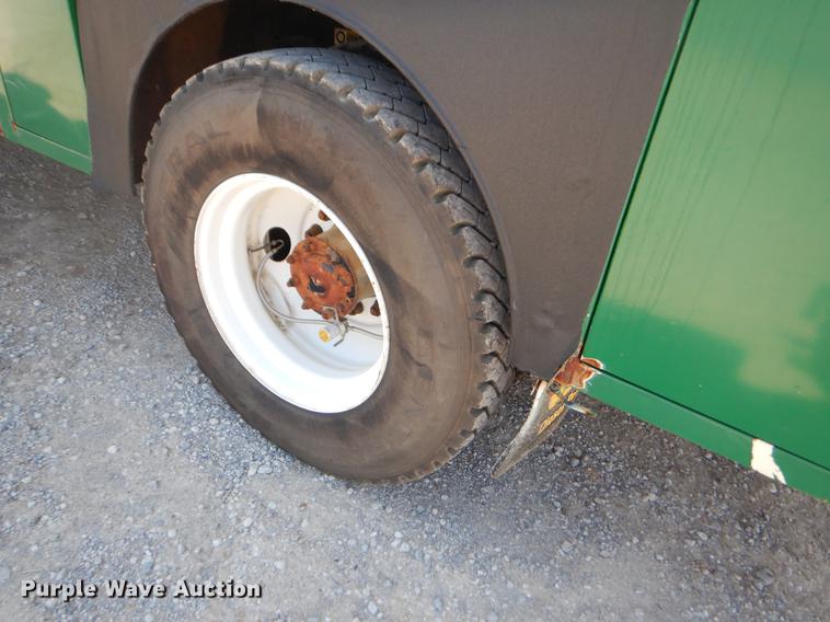 image for item EK9589 2007 Kenworth T300 service truck with crane