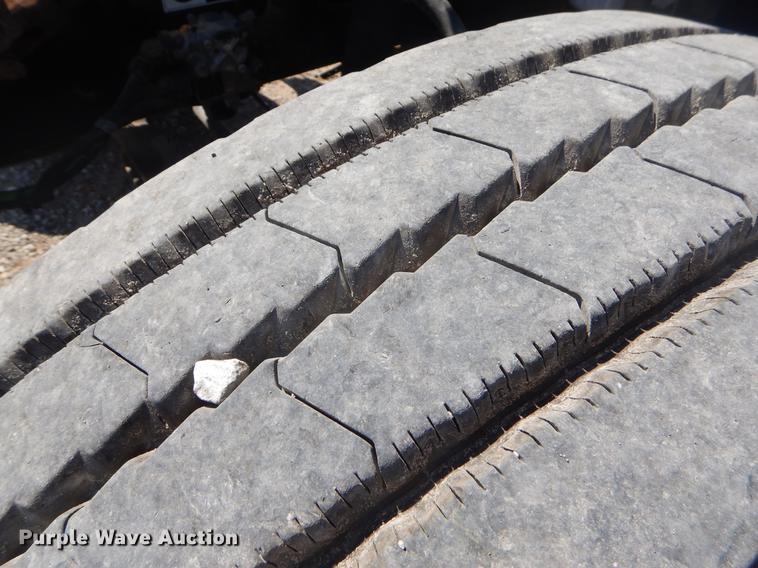 image for item EK9589 2007 Kenworth T300 service truck with crane