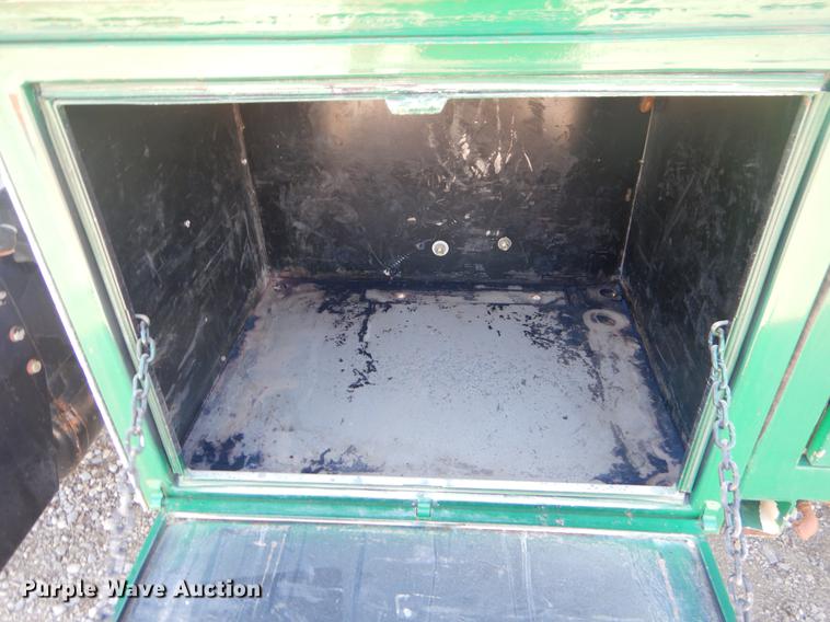 image for item EK9589 2007 Kenworth T300 service truck with crane