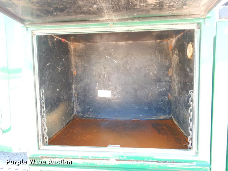 image for item EK9589 2007 Kenworth T300 service truck with crane