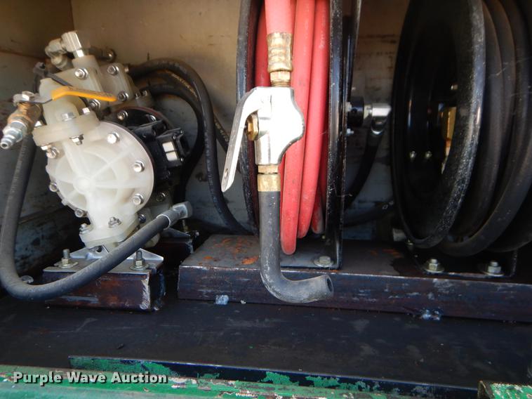 image for item EK9589 2007 Kenworth T300 service truck with crane