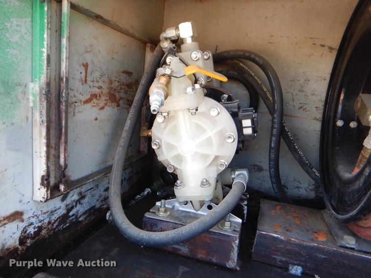 image for item EK9589 2007 Kenworth T300 service truck with crane