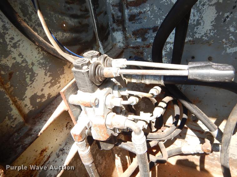 image for item EK9589 2007 Kenworth T300 service truck with crane