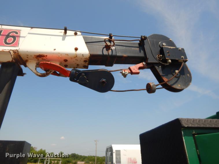 image for item EK9589 2007 Kenworth T300 service truck with crane