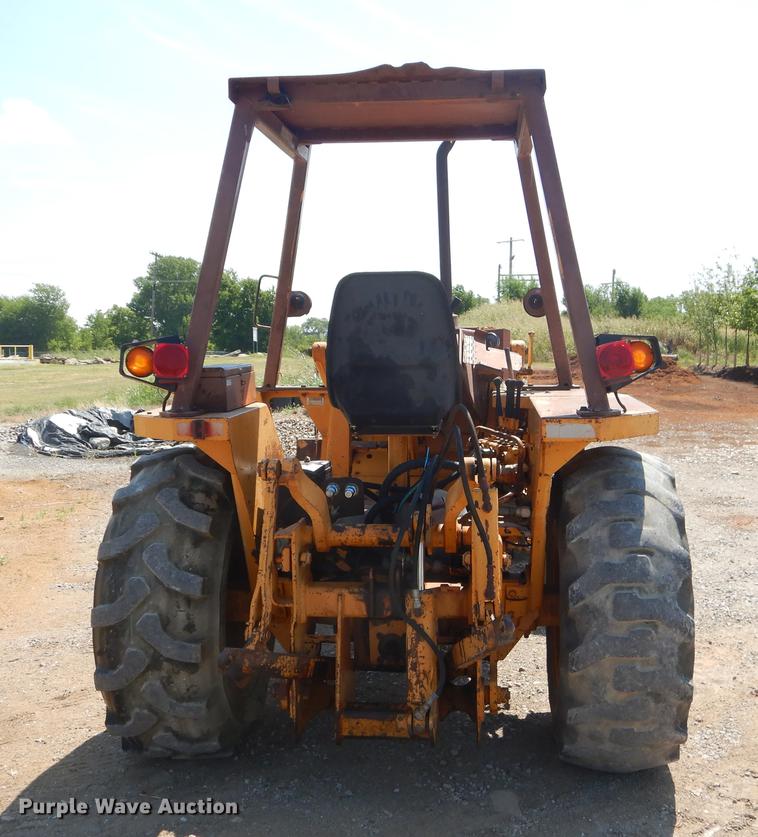 image for item EK9590 1987 Case 480E LL landscape tractor