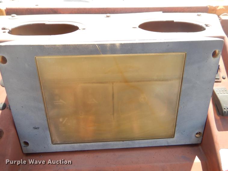 image for item EK9590 1987 Case 480E LL landscape tractor