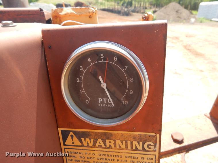 image for item EK9590 1987 Case 480E LL landscape tractor