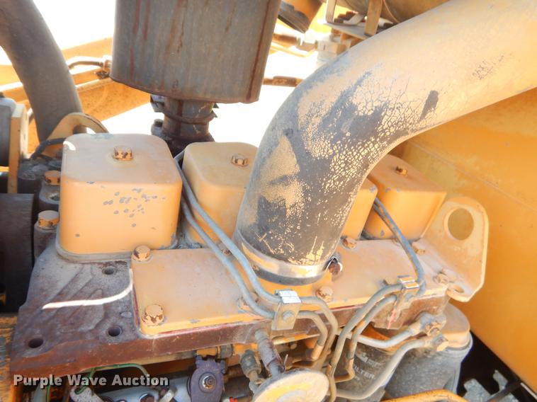 image for item EK9590 1987 Case 480E LL landscape tractor