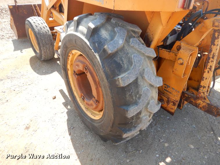 image for item EK9590 1987 Case 480E LL landscape tractor