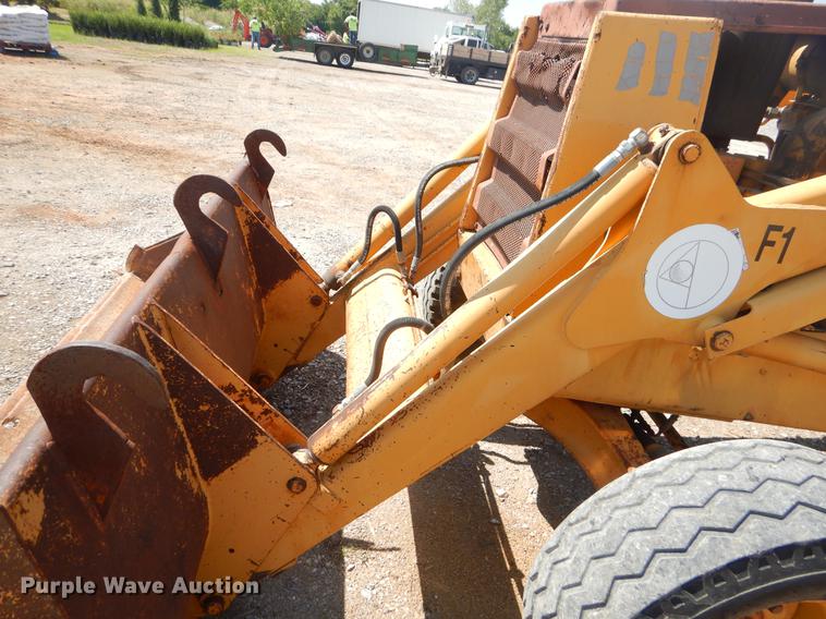 image for item EK9590 1987 Case 480E LL landscape tractor