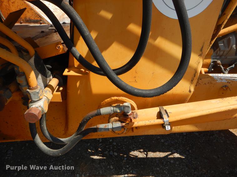 image for item EK9590 1987 Case 480E LL landscape tractor