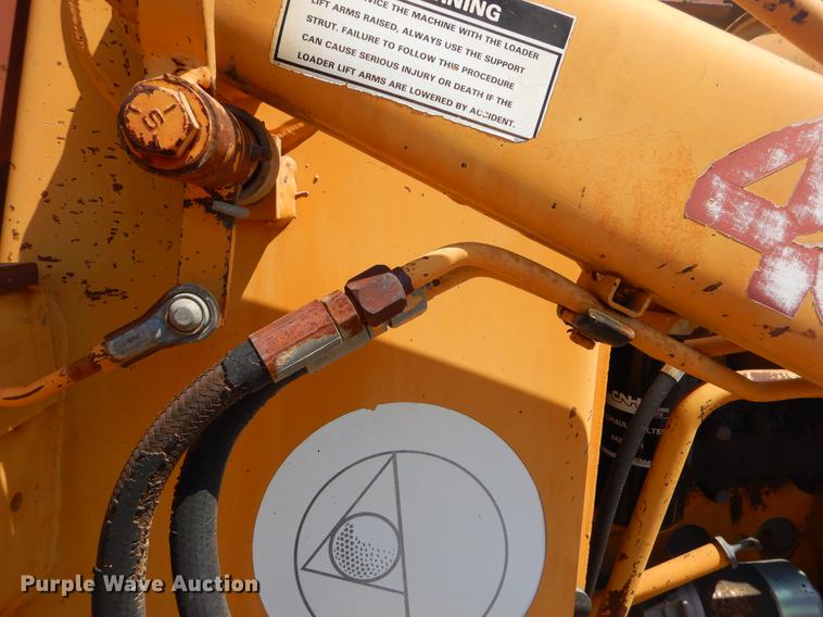 image for item EK9590 1987 Case 480E LL landscape tractor