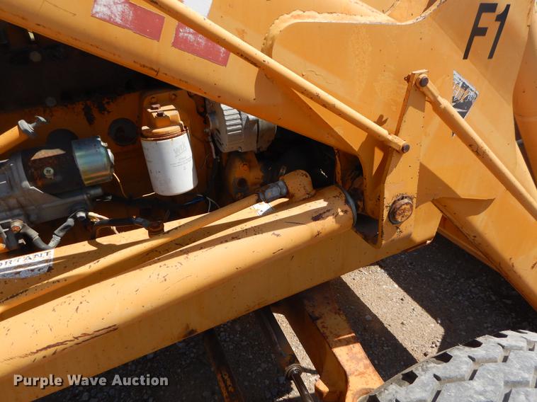 image for item EK9590 1987 Case 480E LL landscape tractor