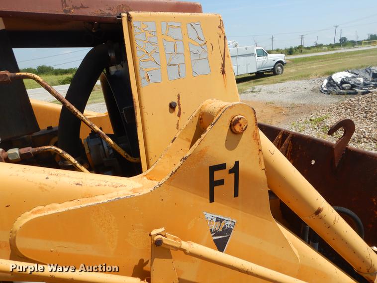 image for item EK9590 1987 Case 480E LL landscape tractor