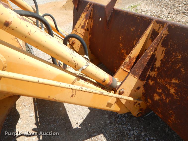 image for item EK9590 1987 Case 480E LL landscape tractor