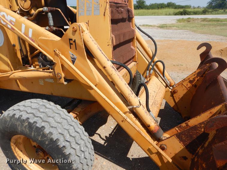 image for item EK9590 1987 Case 480E LL landscape tractor