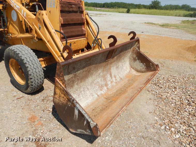 image for item EK9590 1987 Case 480E LL landscape tractor