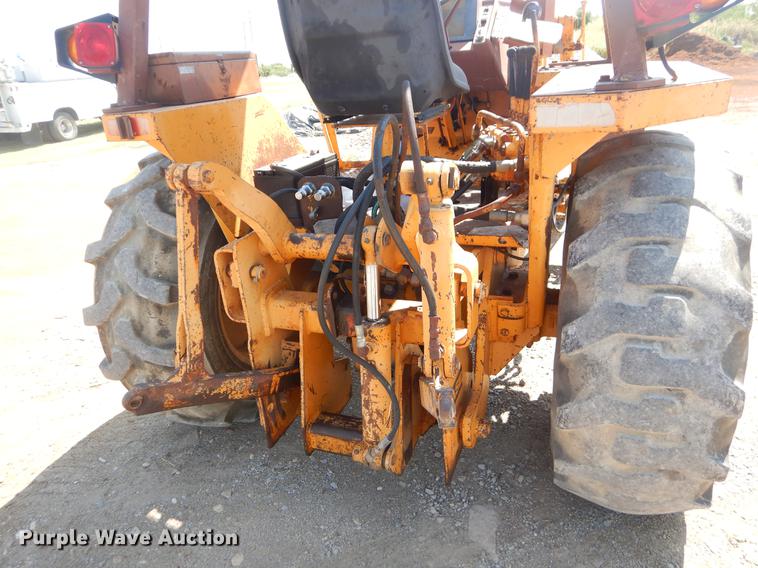 image for item EK9590 1987 Case 480E LL landscape tractor