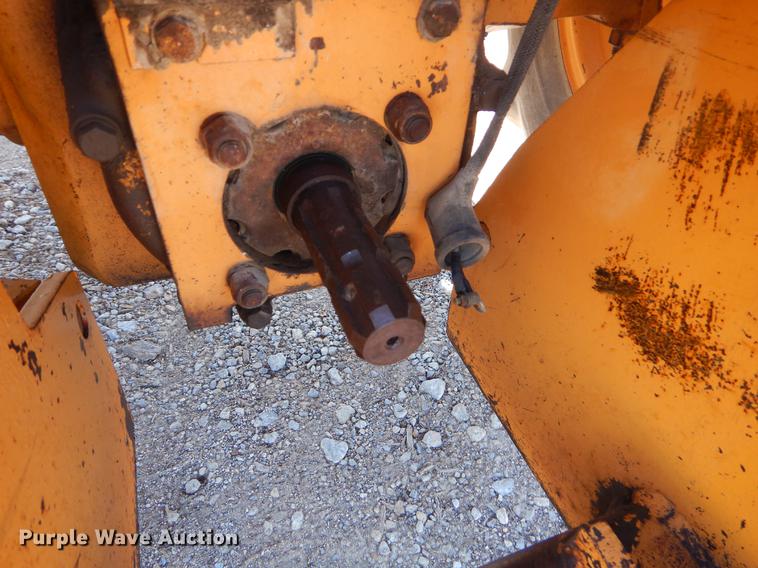 image for item EK9590 1987 Case 480E LL landscape tractor