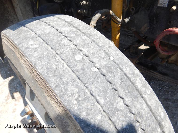 image for item EK9591 2007 Sterling A-Line fuel and lube truck