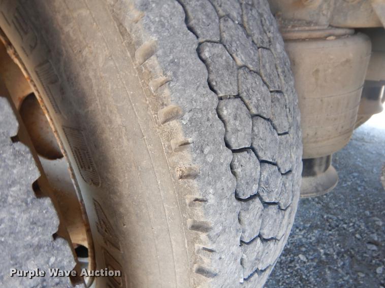 image for item EK9591 2007 Sterling A-Line fuel and lube truck