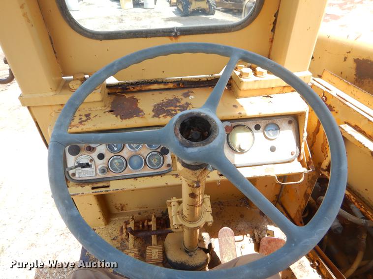 image for item EK9592 Caterpillar 621 conventional scraper