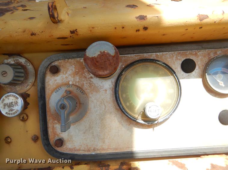 image for item EK9592 Caterpillar 621 conventional scraper