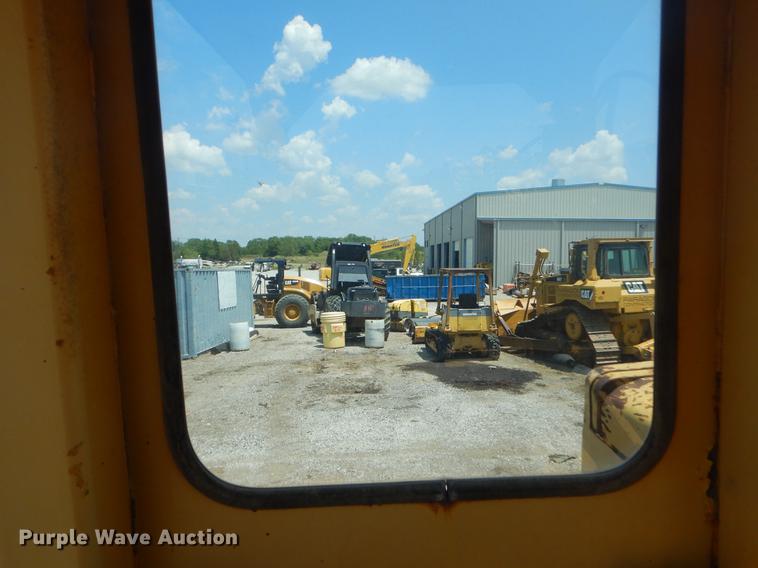 image for item EK9592 Caterpillar 621 conventional scraper