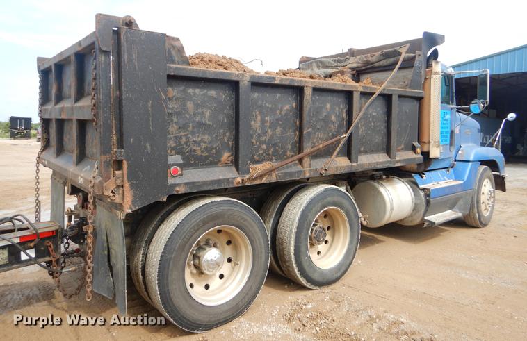 image for item EK9599 1991 Freightliner FLD dump truck