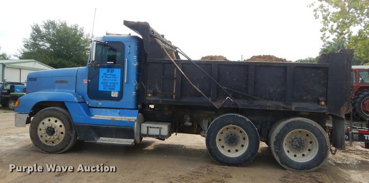 image for item EK9599 1991 Freightliner FLD dump truck