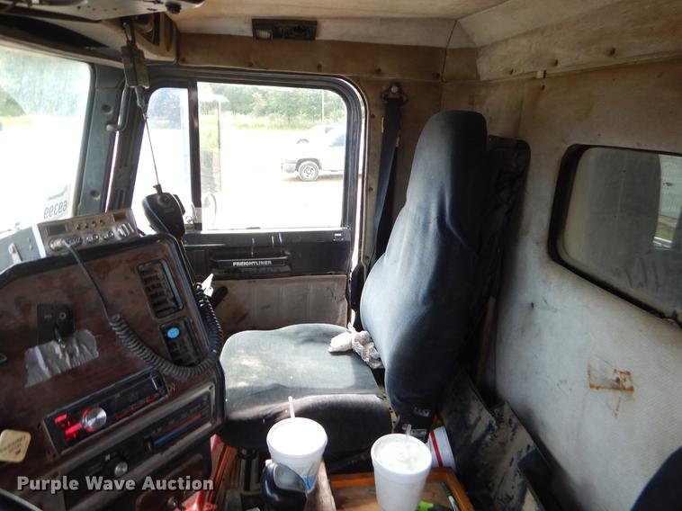 image for item EK9599 1991 Freightliner FLD dump truck