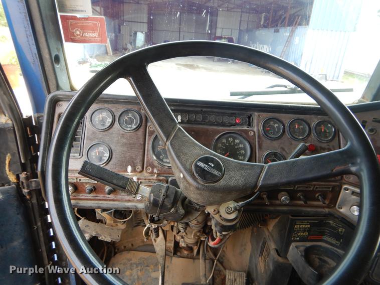 image for item EK9599 1991 Freightliner FLD dump truck