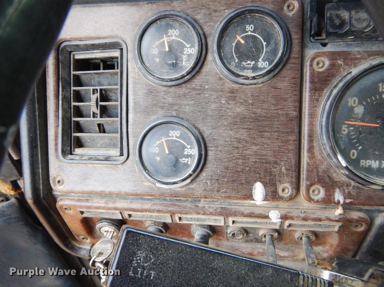 image for item EK9599 1991 Freightliner FLD dump truck